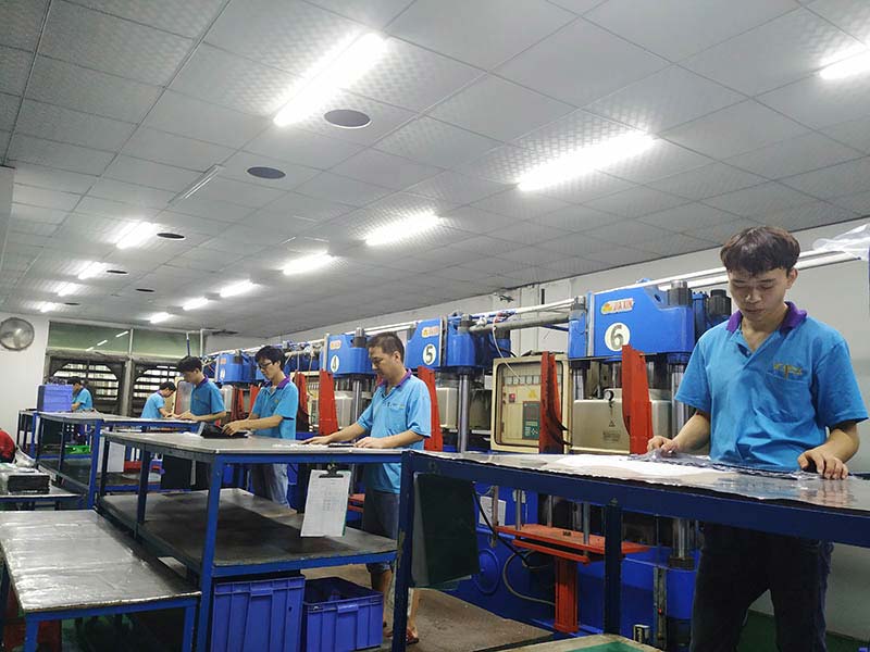 硅膠按鍵成型車(chē)間